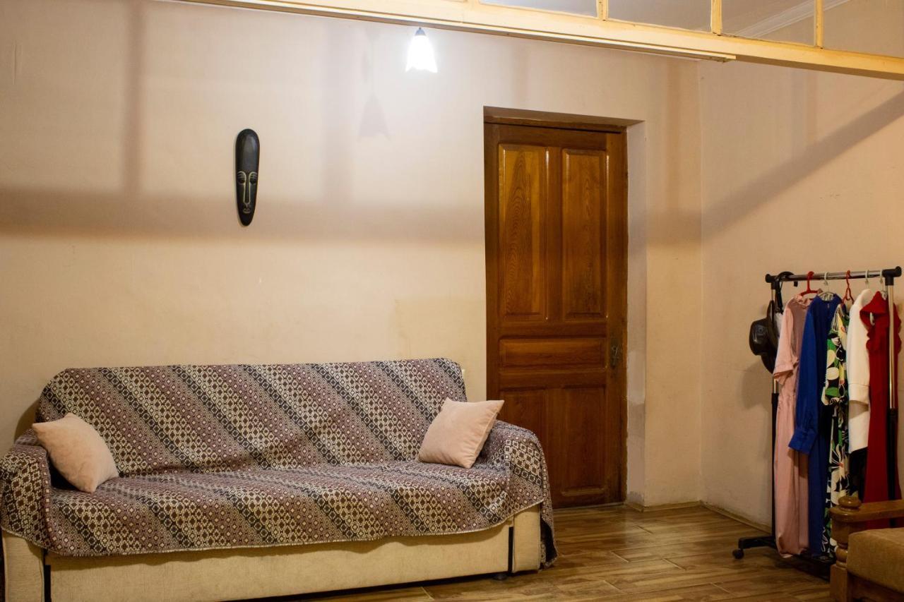 Nino'S Guest House Тбилиси Екстериор снимка