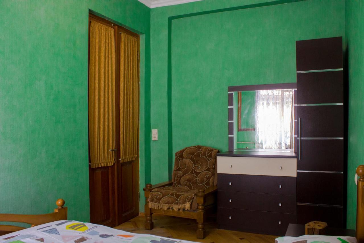 Nino'S Guest House Тбилиси Екстериор снимка