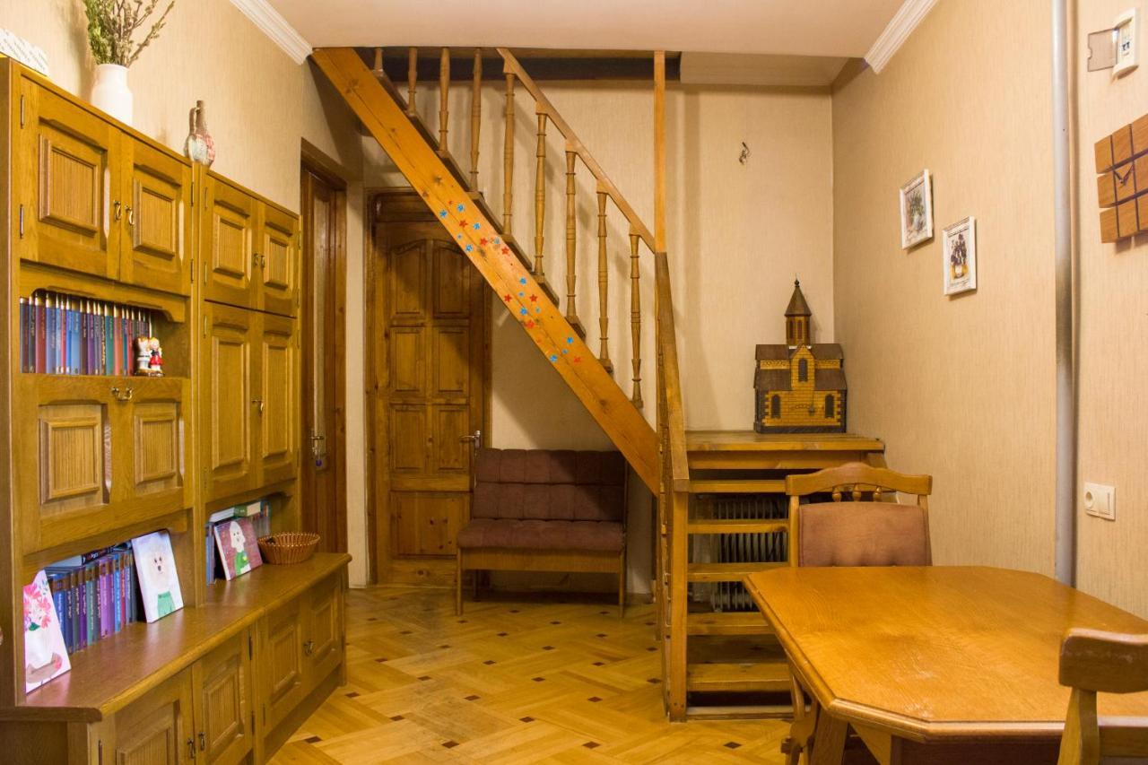 Nino'S Guest House Тбилиси Екстериор снимка