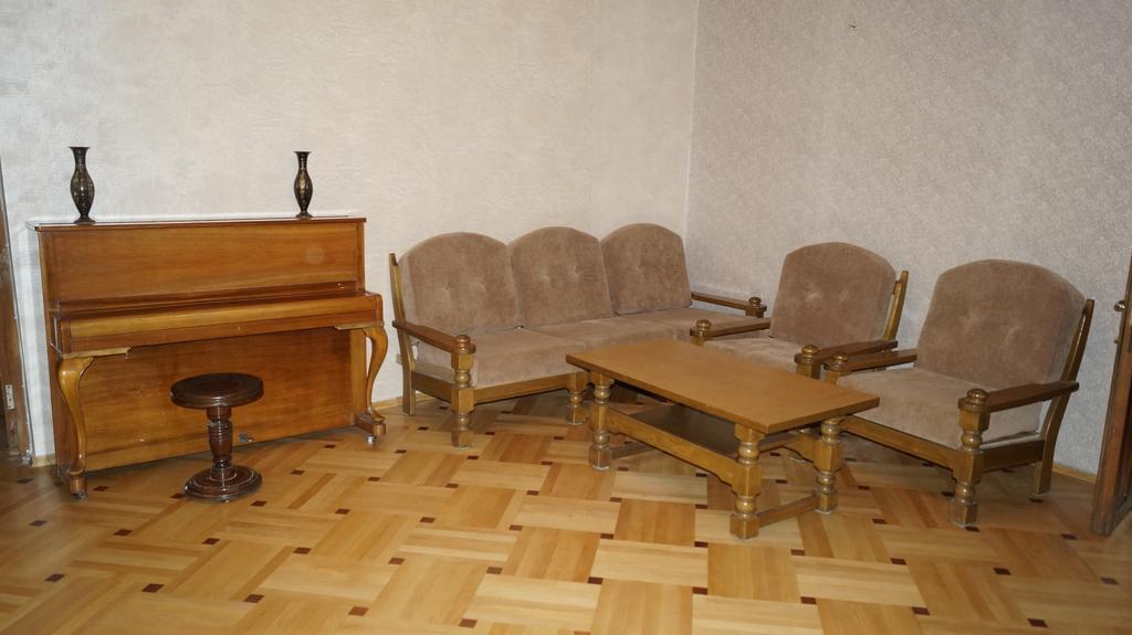 Nino'S Guest House Тбилиси Стая снимка