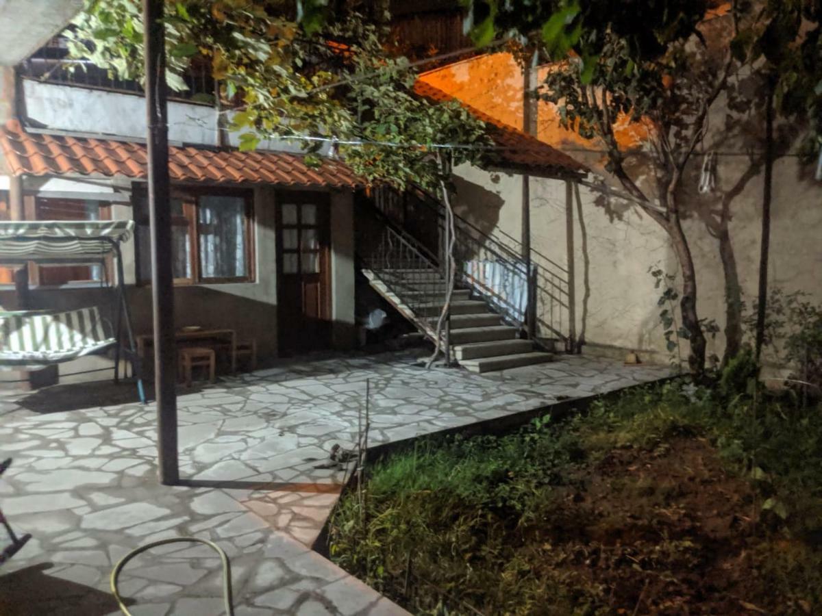 Nino'S Guest House Тбилиси Екстериор снимка